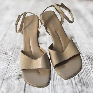 Lady Stork tan wedge heels